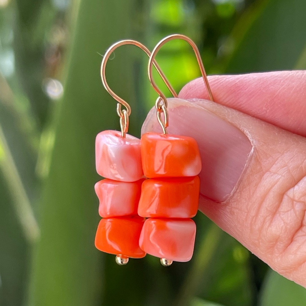 Imitation salmon angel skin coral gold tone hoop earrings